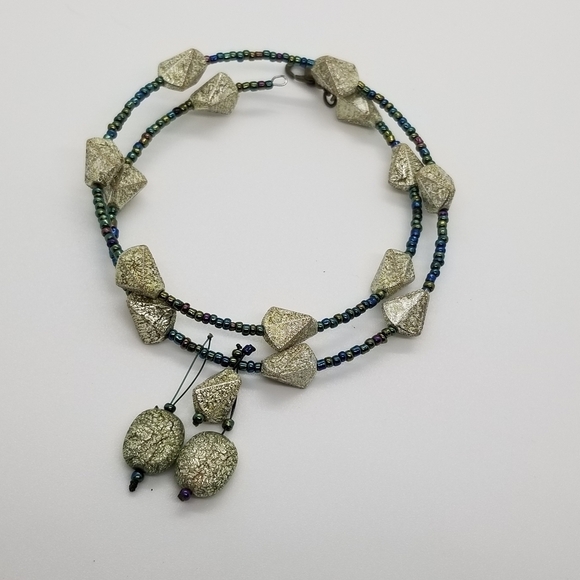 oil slick seed beed and silver wrap bracelet - Picture 3 of 3